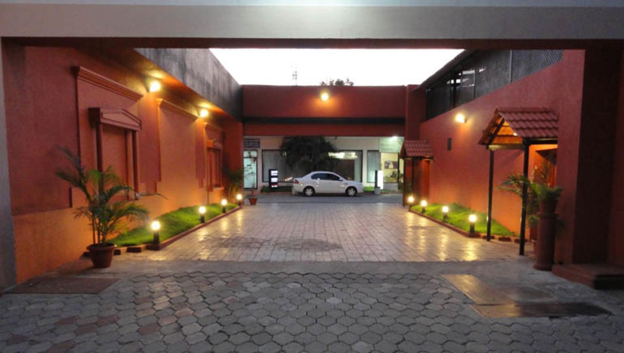 Hotel The Grand Regent Coimbatore Esterno foto